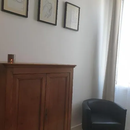 Loft D'artiste 30 M Du Vieux Port Saint-Raphael (Var)